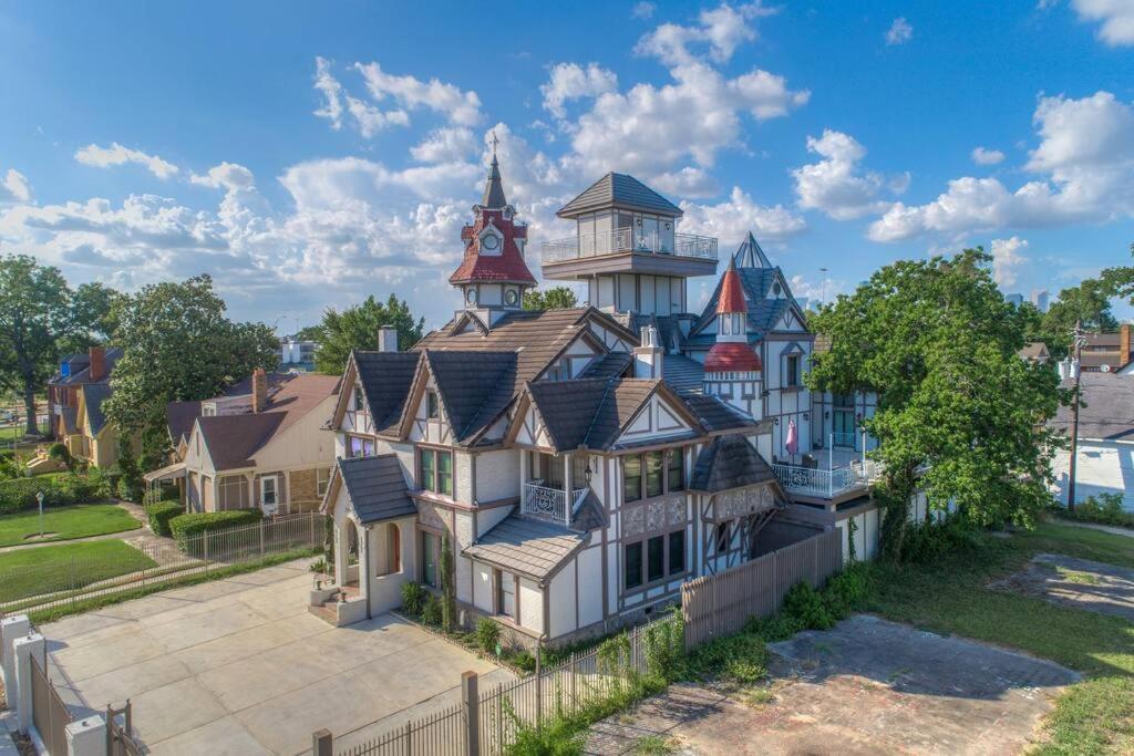 Villa With 8 Bedrooms And Heated Swimming Pool Houston Eksteriør billede